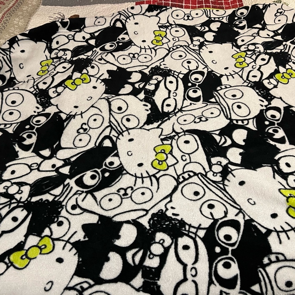 Hello Kitty Sanrio Black and White Blanket